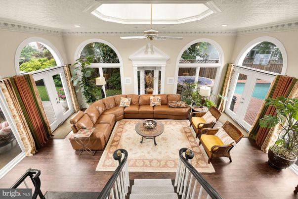 Interior, Living room, Pendant Lights, Recessed Lighting, Water, Wood Texture Flooring
