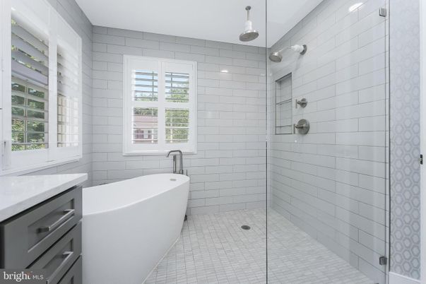 Bathroom, Free Standing Baths, Interior, Pendant Lights
