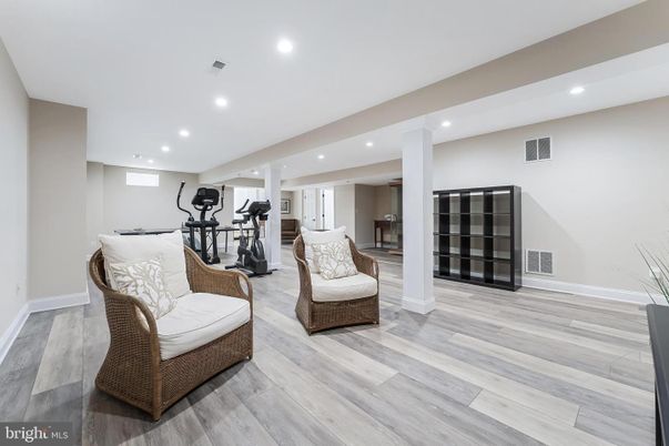Fitness Equipment, Interior, Recessed Lighting, Wood Texture Flooring