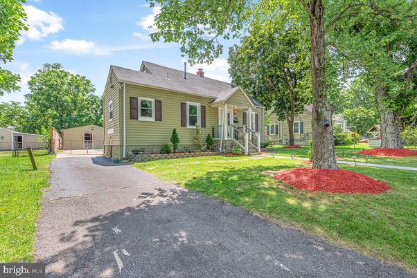 Backyard, Detached Garage, Exterior