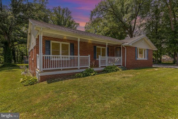 Backyard, Exterior, Facade, Brick Facade, Cape Cod