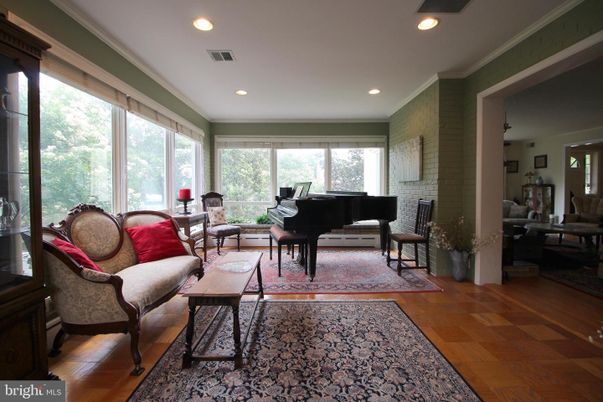 Interior, Living room, Piano, Recessed Lighting, Wood Texture Flooring
