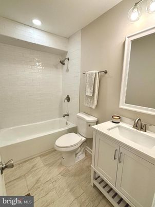 Bathroom, Interior, Marble, Recessed Lighting