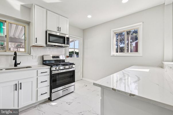 Interior, Kitchen, Marble, Recessed Lighting, Stainless Steel Appliances