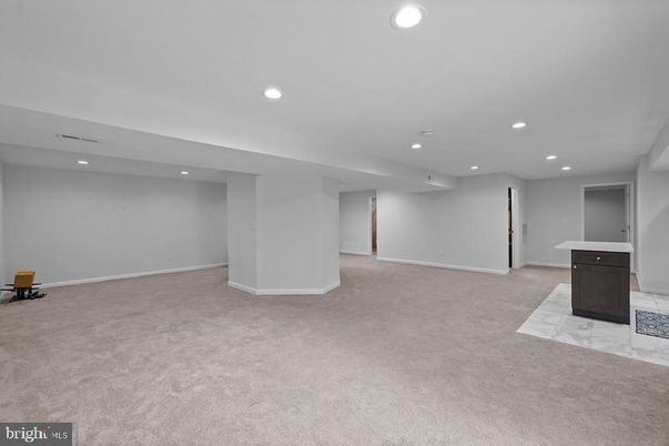 Empty room, Interior, Recessed Lighting