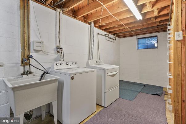 Interior, Washer, Wooden Beams, Wooden Ceilings