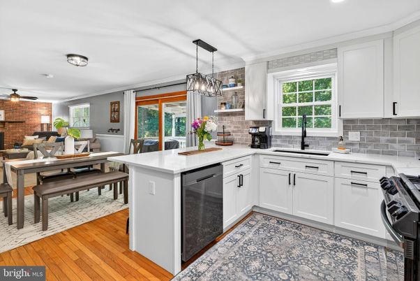 Dining room, Interior, Kitchen, Pendant Lights, Recessed Lighting, Stone Walls, Wood Texture Flooring