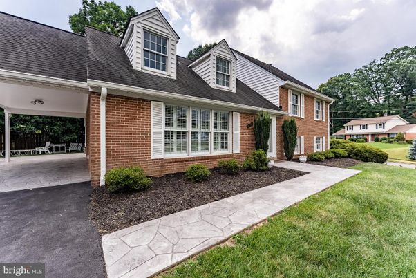 Exterior, Facade, Brick Facade, Cape Cod