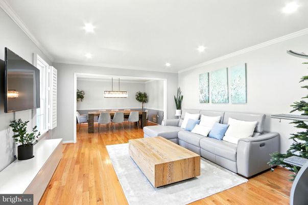 Dining room, Interior, Living room, Pendant Lights, Recessed Lighting, Wood Texture Flooring