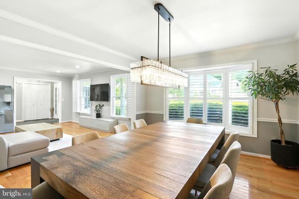 Chandelier, Dining room, Interior, Living room, Recessed Lighting, Wood Texture Flooring