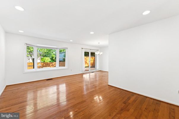 Chandelier, Empty room, Interior, Recessed Lighting, Wood Texture Flooring