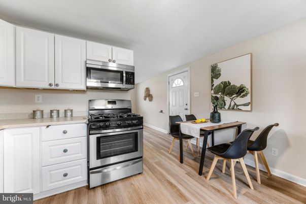 Dining room, Interior, Kitchen, Stainless Steel Appliances, Wood Texture Flooring