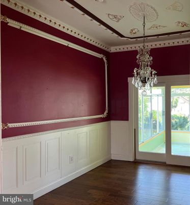 Chandelier, Empty room, Interior, Wood Texture Flooring