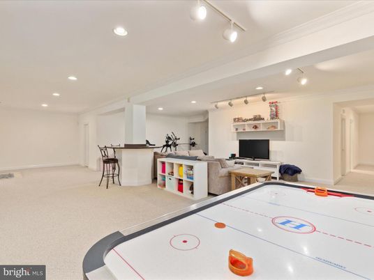 Game Room, Interior, Recessed Lighting