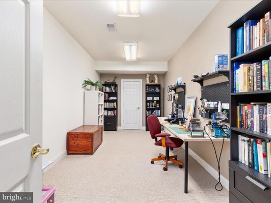 Home Office, Interior