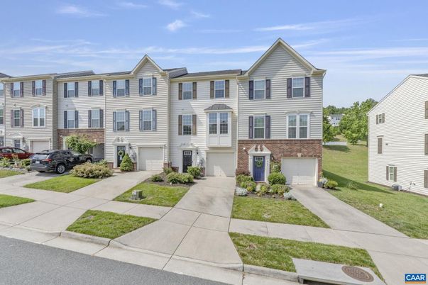 Attached, Exterior, Facade, Brick Facade, Rowhouse