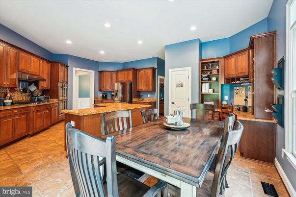 Dining room, Interior, Kitchen, Recessed Lighting, Stainless Steel Appliances
