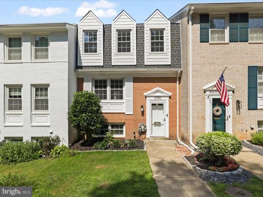 Exterior, Facade, Brick Facade, Rowhouse