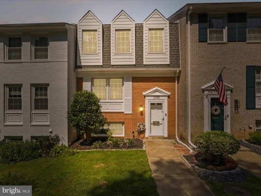Exterior, Facade, Brick Facade, Rowhouse
