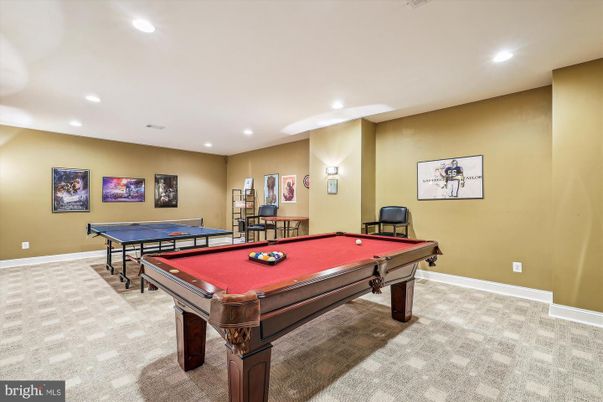 Billiard Table, Game Room, Interior, Recessed Lighting