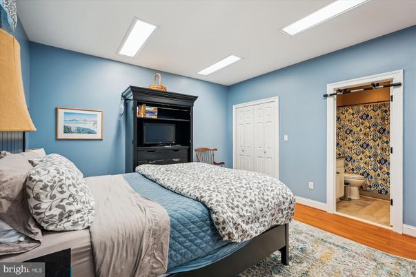 Bathroom, Bedroom, Interior, Recessed Lighting, Wood Texture Flooring