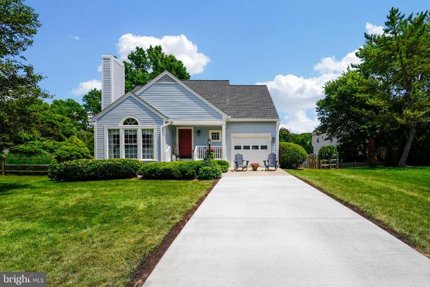 Attached, Backyard, Exterior, Facade, Farmhouse