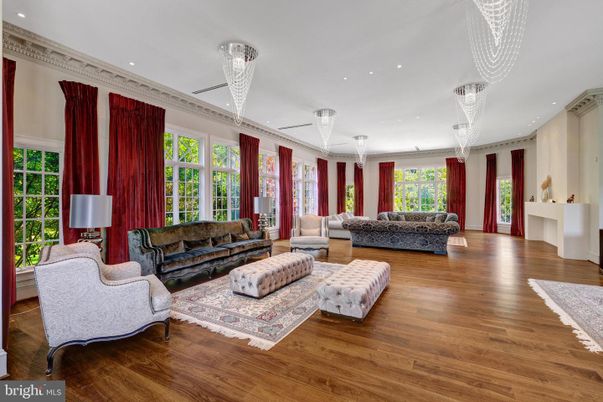 Chandelier, Interior, Living room, Recessed Lighting, Wood Texture Flooring