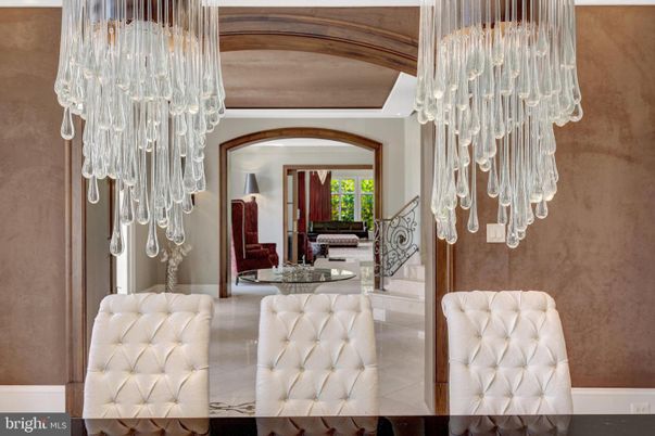Chandelier, Dining room, Interior, Piano
