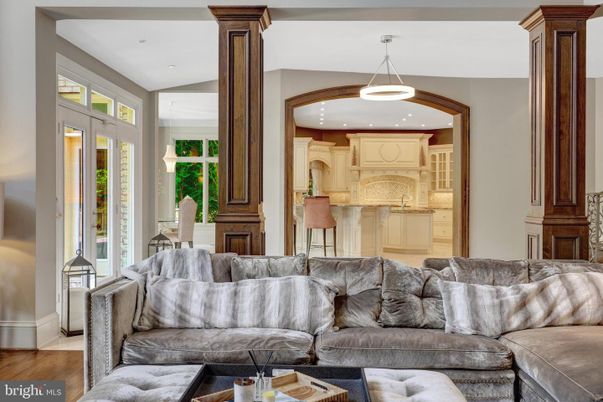 Interior, Living room, Pendant Lights, Recessed Lighting, Wood Texture Flooring