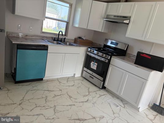 Interior, Kitchen, Marble, Stainless Steel Appliances