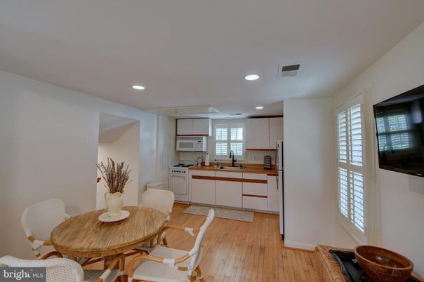 Dining room, Interior, Kitchen, Recessed Lighting, Wood Texture Flooring