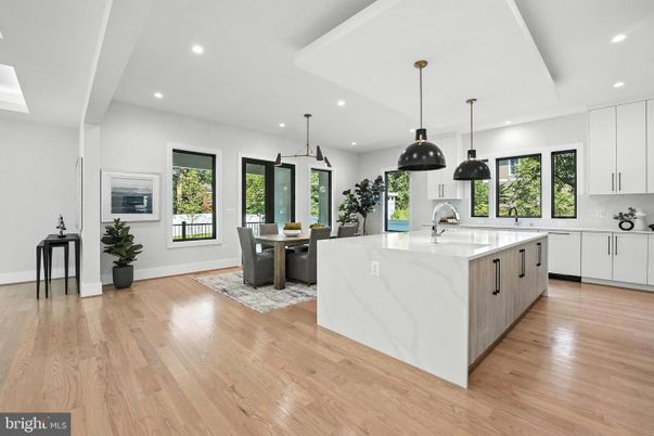 Dining room, Interior, Kitchen, Pendant Lights, Recessed Lighting, Wood Texture Flooring
