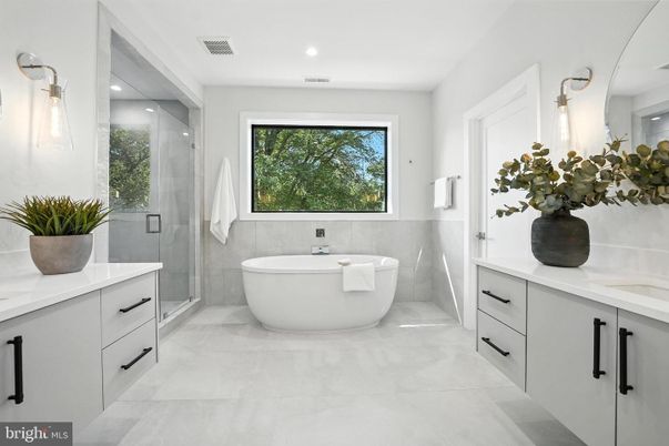 Bathroom, Free Standing Baths, Glass Shower, Interior, Recessed Lighting