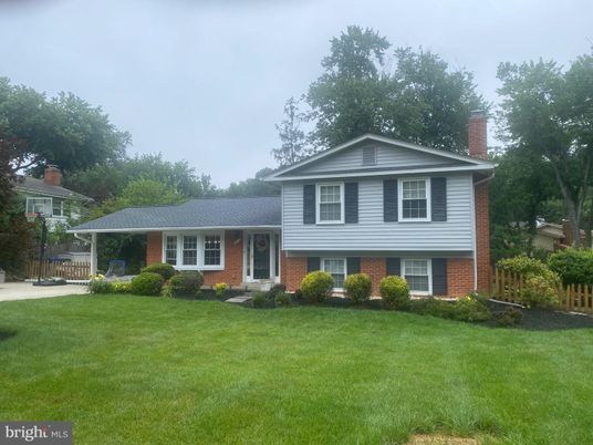 Exterior, Facade, Brick Facade, Split Level
