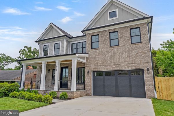 Attached, Exterior, Facade, Brick Facade, Farmhouse