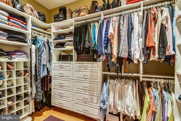 Interior, Walk-in Closets, Wood Texture Flooring