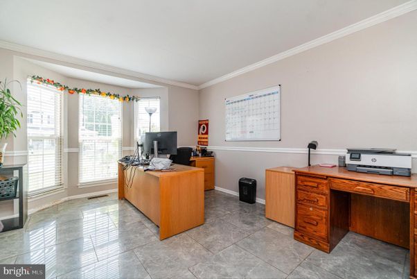 Home Office, Interior