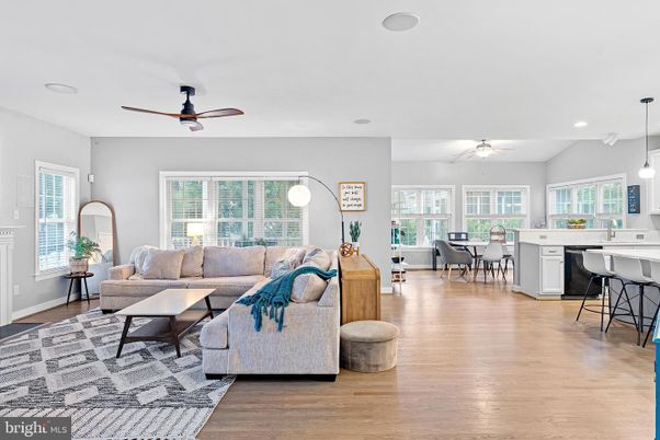 Dining room, Interior, Living room, Pendant Lights, Recessed Lighting, Wood Texture Flooring