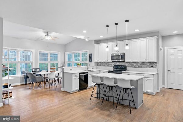 Dining room, Interior, Kitchen, Pendant Lights, Recessed Lighting, Wood Texture Flooring