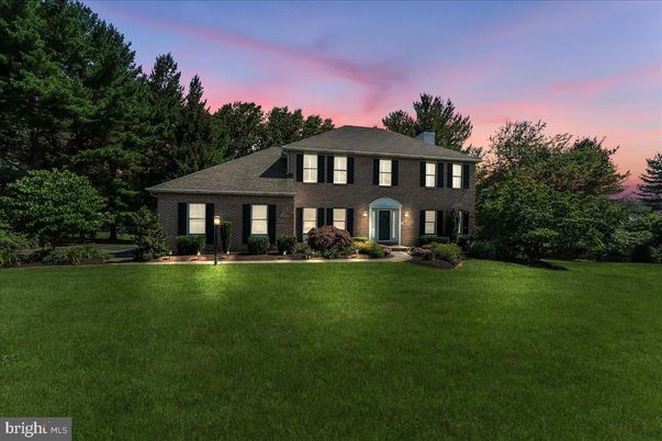 Backyard, Exterior, Facade, Brick Facade, Georgian
