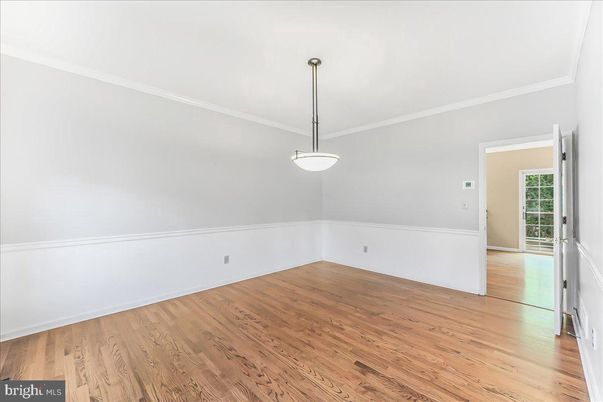 Empty room, Interior, Pendant Lights, Wood Texture Flooring