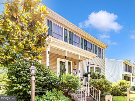 Exterior, Facade, Queen Anne Victorian