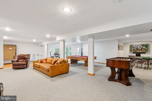 Billiard Table, Game Room, Interior, Living room, Recessed Lighting