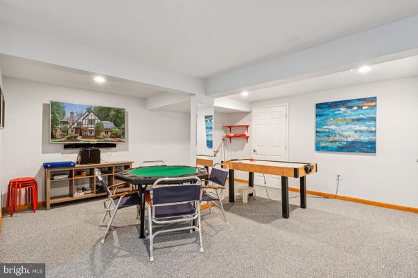Game Room, Interior, Recessed Lighting