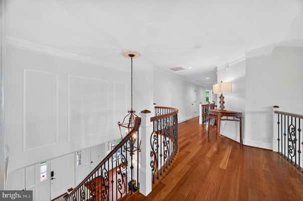 Interior, Pendant Lights, Recessed Lighting, Wood Texture Flooring