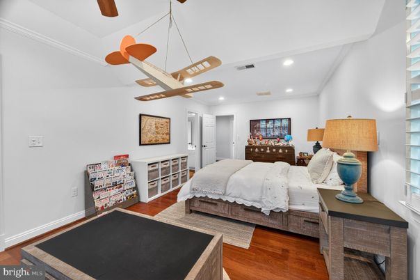 Bedroom, Interior, Pendant Lights, Recessed Lighting, Wood Texture Flooring