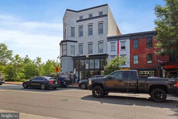 Exterior, Facade, Brick Facade, Rowhouse