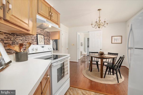 Chandelier, Dining room, Interior, Kitchen, Wood Texture Flooring