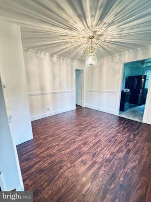 Chandelier, Empty room, Interior, Wood Texture Flooring