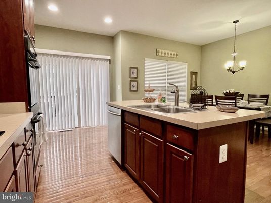Chandelier, Dining room, Interior, Kitchen, Pendant Lights, Recessed Lighting, Wood Texture Flooring